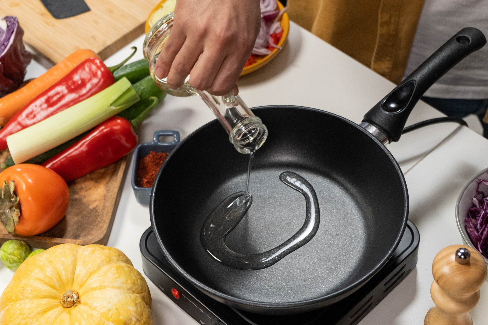 17 Must-Know Kitchen Hacks for 2024: From Cook to Smart Cook